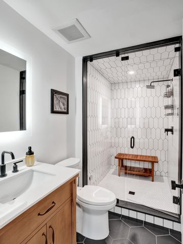 2421 NE 12th Street, Fort Lauderdale, FL 33304