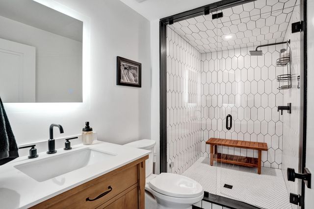 2421 NE 12th Street, Fort Lauderdale, FL 33304