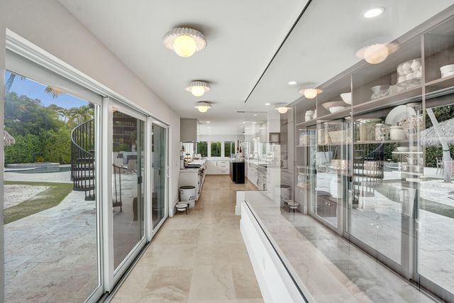 2421 NE 12th Street, Fort Lauderdale, FL 33304