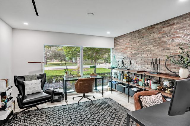 2421 NE 12th Street, Fort Lauderdale, FL 33304