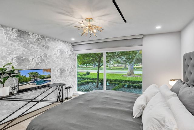 2421 NE 12th Street, Fort Lauderdale, FL 33304