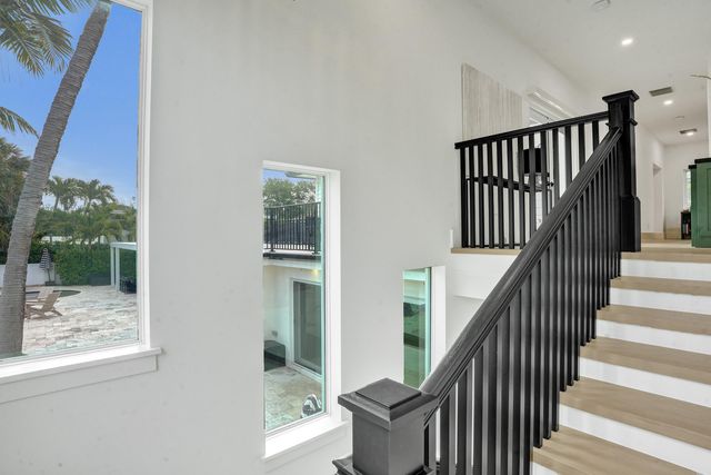 2421 NE 12th Street, Fort Lauderdale, FL 33304