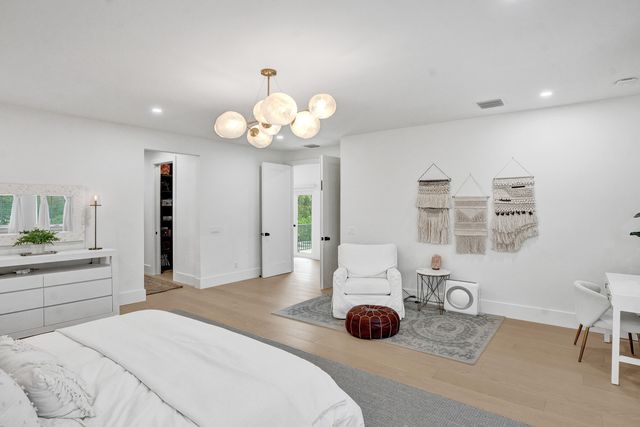 2421 NE 12th Street, Fort Lauderdale, FL 33304