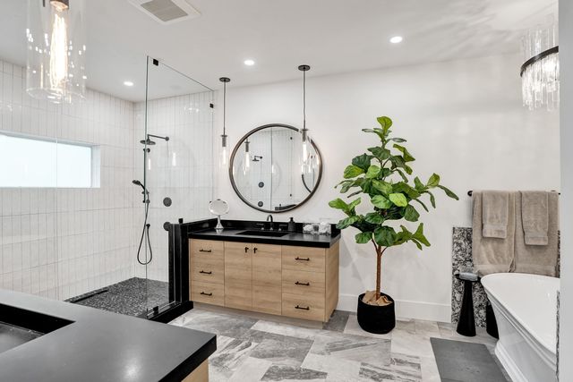 2421 NE 12th Street, Fort Lauderdale, FL 33304