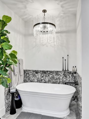 2421 NE 12th Street, Fort Lauderdale, FL 33304