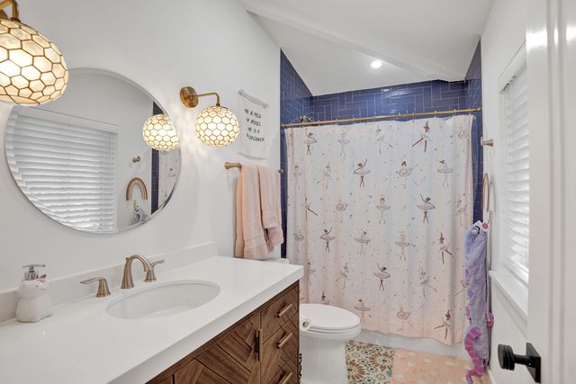 2421 NE 12th Street, Fort Lauderdale, FL 33304