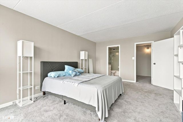 2005 S Finley Road 504, Lombard, IL 60148