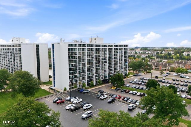 2005 S Finley Road 504, Lombard, IL 60148