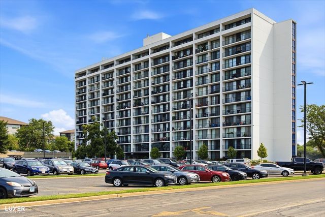 2005 S Finley Road 504, Lombard, IL 60148
