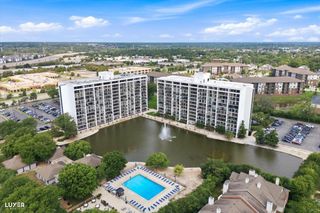 2005 S Finley Road 504, Lombard, IL 60148