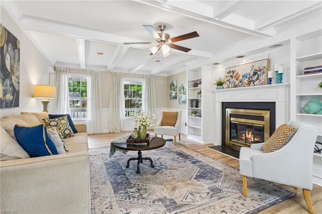 103 Shallow Lagoon DR, Yorktown, VA 23693