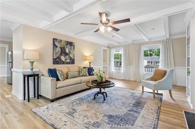103 Shallow Lagoon DR, Yorktown, VA 23693