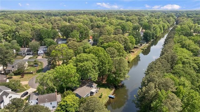 103 Shallow Lagoon DR, Yorktown, VA 23693