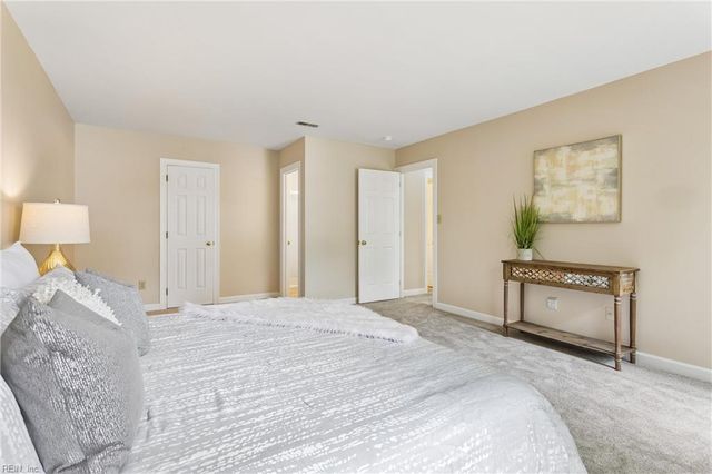 103 Shallow Lagoon DR, Yorktown, VA 23693
