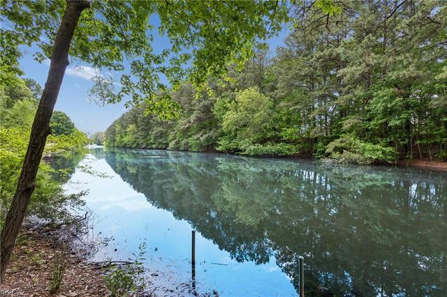 103 Shallow Lagoon DR, Yorktown, VA 23693