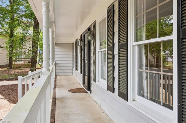 103 Shallow Lagoon DR, Yorktown, VA 23693