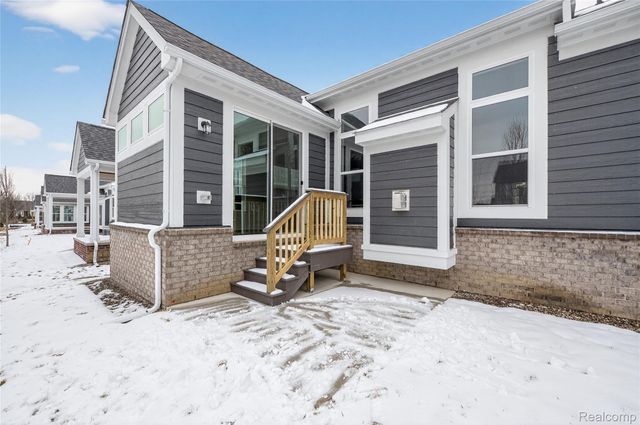 1458 Turner Drive 5, Commerce Charter Township, MI 48390