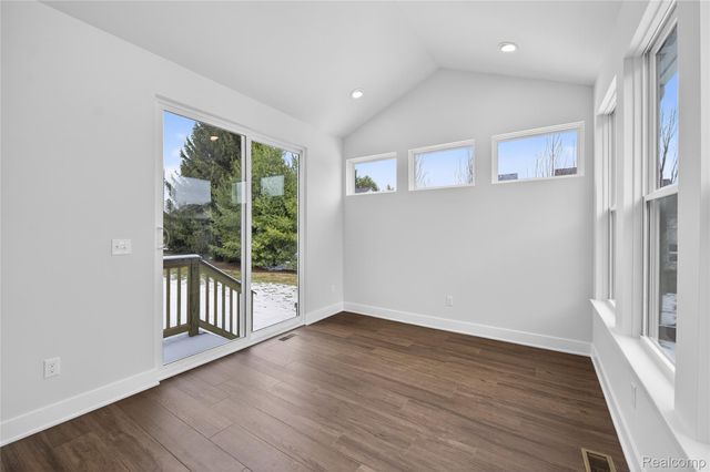 1458 Turner Drive 5, Commerce Charter Township, MI 48390