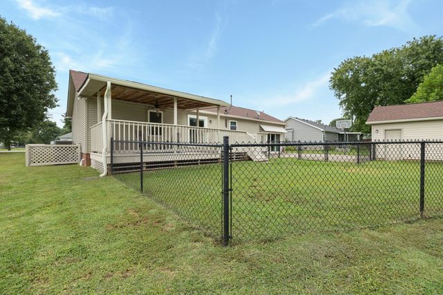 2611 Linden Ln, Murfreesboro, TN 37128