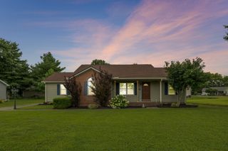 2611 Linden Ln, Murfreesboro, TN 37128