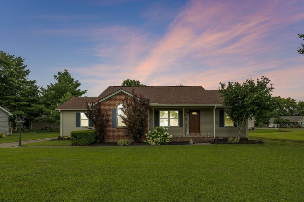 2611 Linden Ln, Murfreesboro, TN 37128