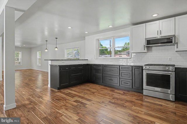 202 BLUE ROCK RD, Wilmington, DE 19809
