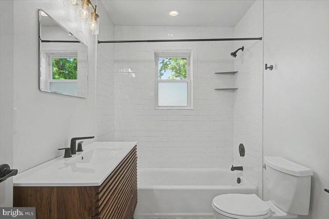 202 BLUE ROCK RD, Wilmington, DE 19809
