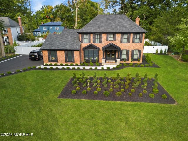 9 Wood Lake Court, North Brunswick, NJ 08902