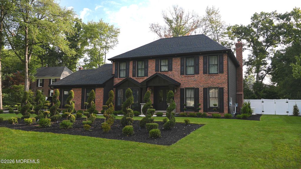 9 Wood Lake Court, North Brunswick, NJ 08902