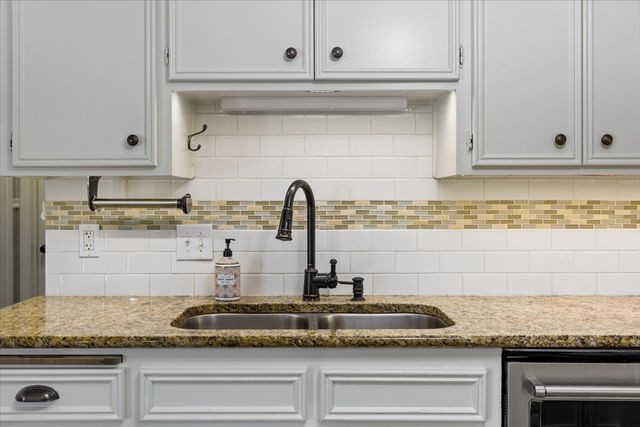 10014 Burgundy Drive, Woodway, TX 76712