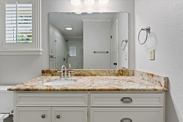 10014 Burgundy Drive, Woodway, TX 76712