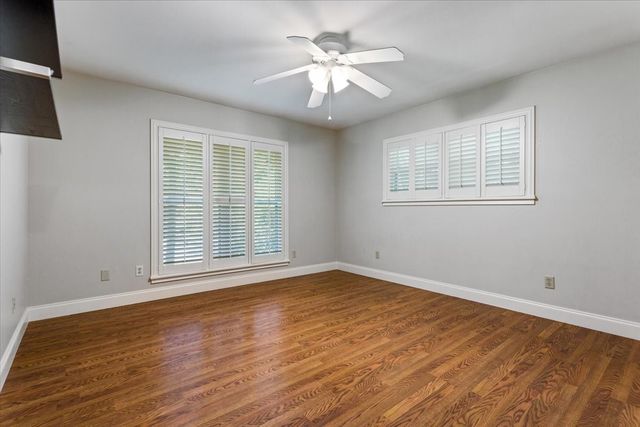 10014 Burgundy Drive, Woodway, TX 76712