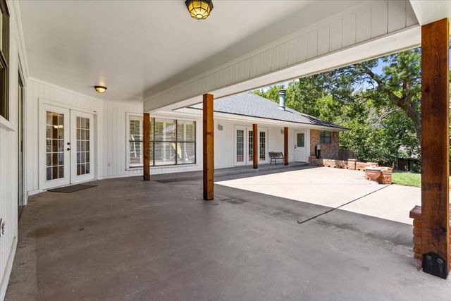 10014 Burgundy Drive, Woodway, TX 76712