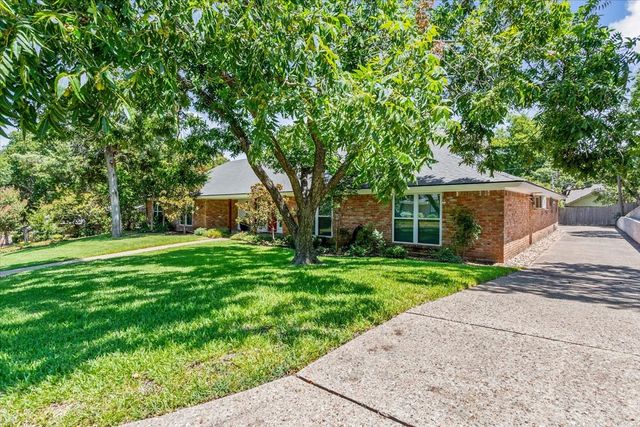 10014 Burgundy Drive, Woodway, TX 76712