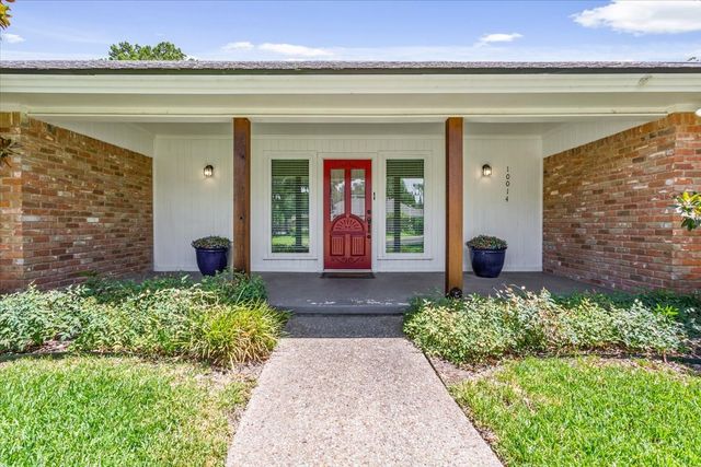 10014 Burgundy Drive, Woodway, TX 76712