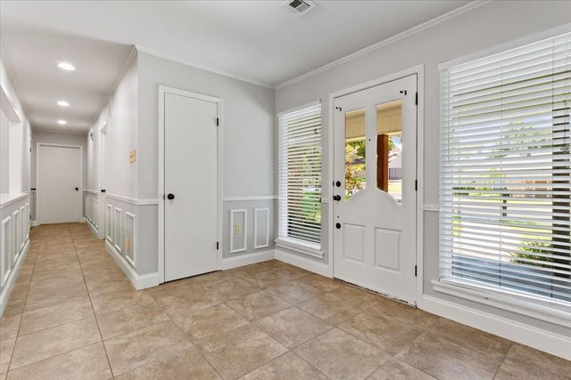 10014 Burgundy Drive, Woodway, TX 76712