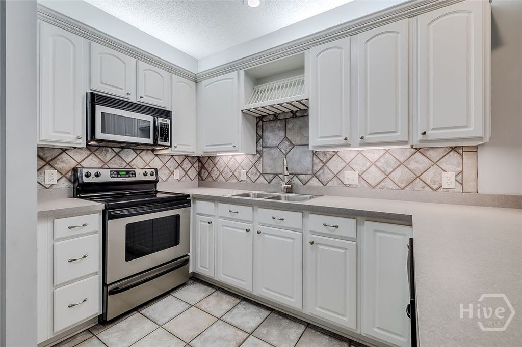 Image 12 of property listing at 304 Erin Court, Rincon, GA 31326