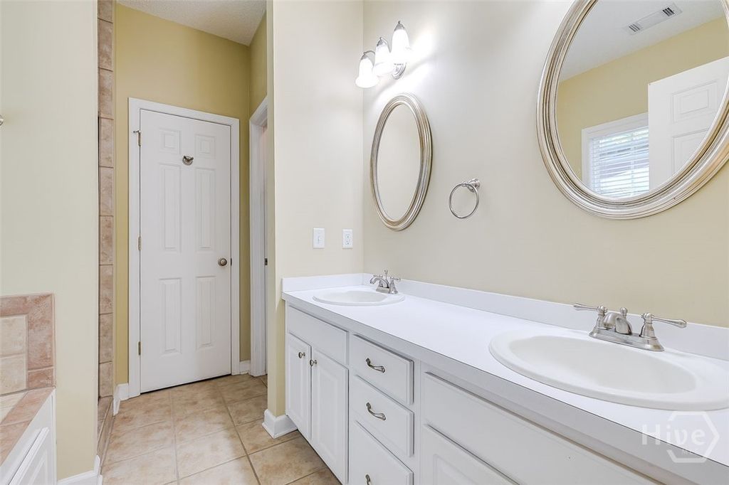 Image 23 of property listing at 304 Erin Court, Rincon, GA 31326