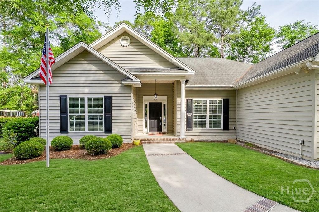 Image 3 of property listing at 304 Erin Court, Rincon, GA 31326