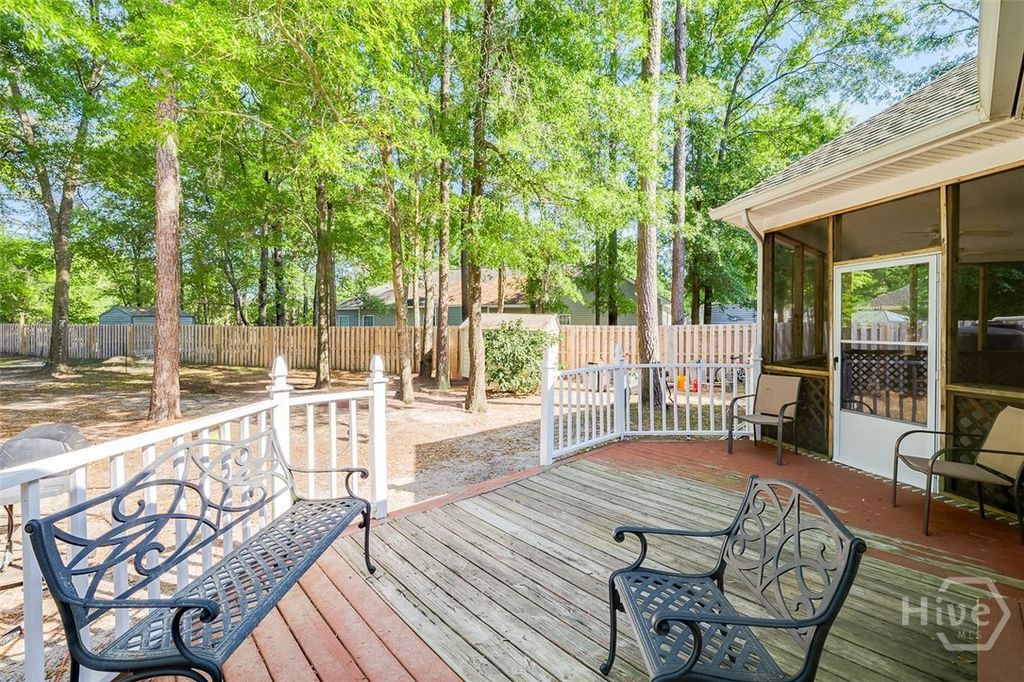 Image 33 of property listing at 304 Erin Court, Rincon, GA 31326