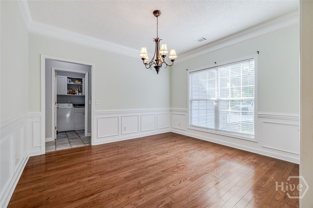 Image 6 of property listing at 304 Erin Court, Rincon, GA 31326