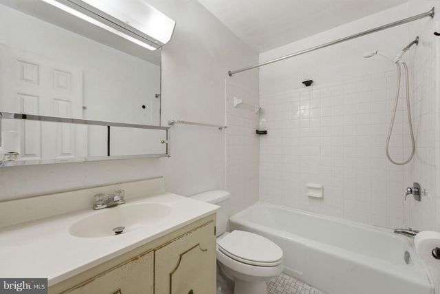 7039 BRADWOOD CT, Springfield, VA 22151