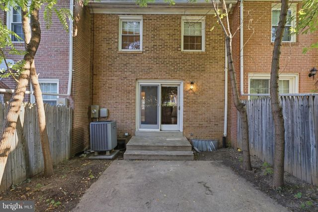 7039 BRADWOOD CT, Springfield, VA 22151
