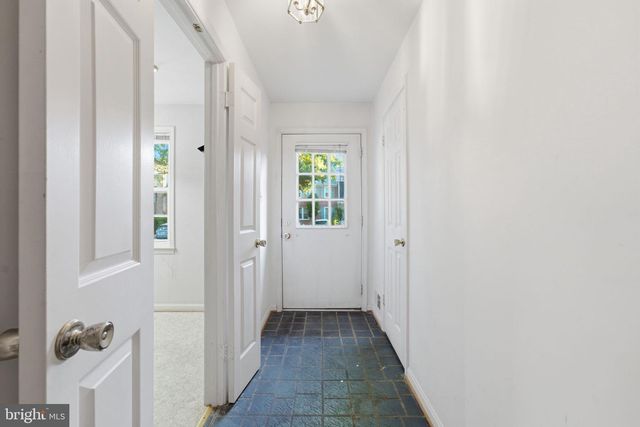 7039 BRADWOOD CT, Springfield, VA 22151