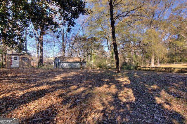 1215 Sheppard Place, Stone Mountain, GA 30083