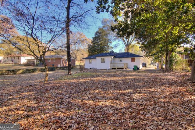 1215 Sheppard Place, Stone Mountain, GA 30083