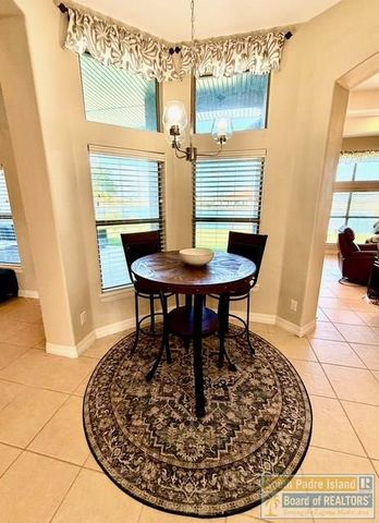 6 Country Club Dr., Laguna Vista, TX 78578