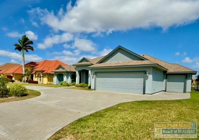 6 Country Club Dr., Laguna Vista, TX 78578