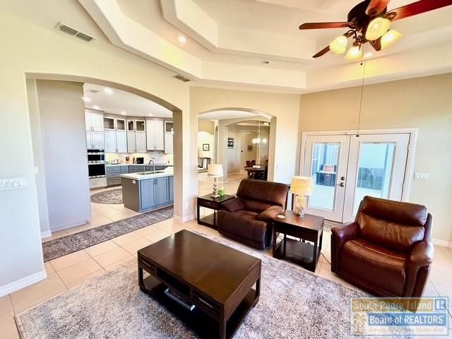 6 Country Club Dr., Laguna Vista, TX 78578