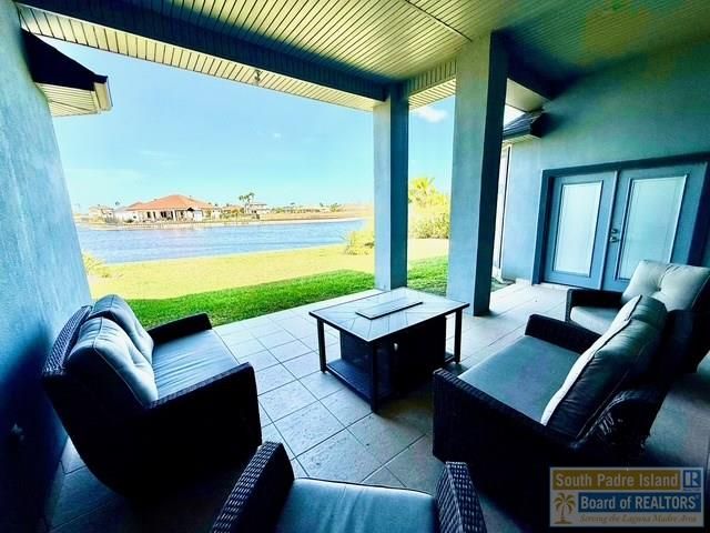 6 Country Club Dr., Laguna Vista, TX 78578